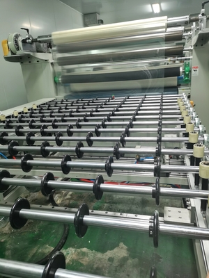 Maszyna do laminowania folii o prędkości przenoszonej 1-20m/min Długość 500mm 0-1320mm Szerokość robocza Do płyty akrylowo-plastikowej