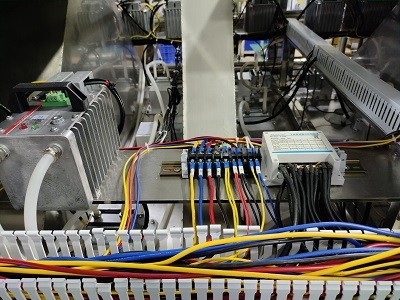 Sprzęt suszenia podciśnieniowego mikrofalowego o pojemności 1-10T/h z 95% redukcją wody