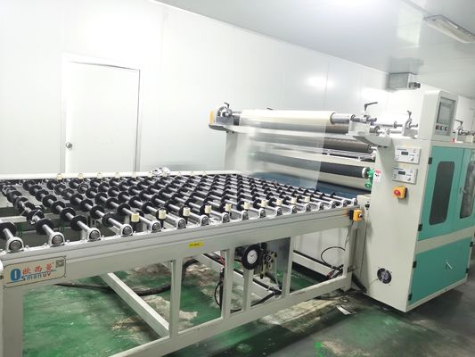 LINIA DO PRODUKCJI SZYBKOWEGO LAMINOWANIA Z ROLI NA ROLĘ | DOSTOSOWANA SZEROKOŚĆ I NAPIĘCIE PRZEWIJANIA