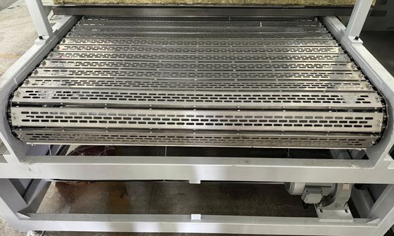 Dwuwarstwowy piec suszący gazem ziemnym do paneli dekoracyjnych. Wysokowydajne i ekonomiczne rozwiązanie do suszenia przemysłowego.