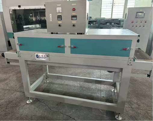 Kompaktowy programowalny piec IR z przenośnikiem do ciągłych testów R&D