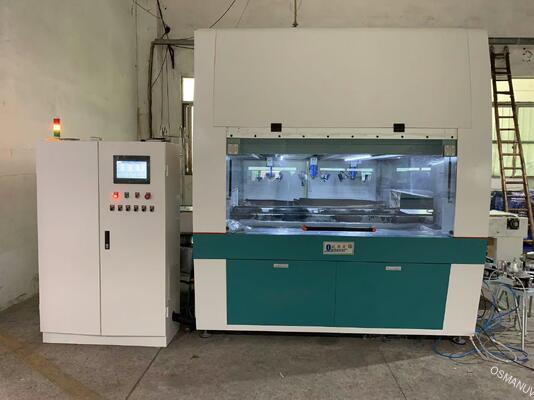 360° Maszyna natryskowa obrotowa do powlekania powierzchni masy formierskiej i płyt meblowych - konfigurowalna ścieżka natrysku