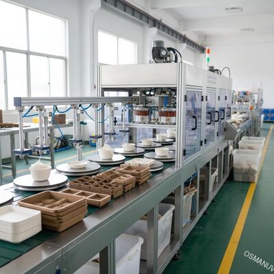 Maszyna do powlekania formowanego z pulpy Automatyczna linia do powlekania obrotowego Idealna do powlekania wyrobów formowanych z włókna, zastawy stołowej, tac i artykułów opakowaniowych