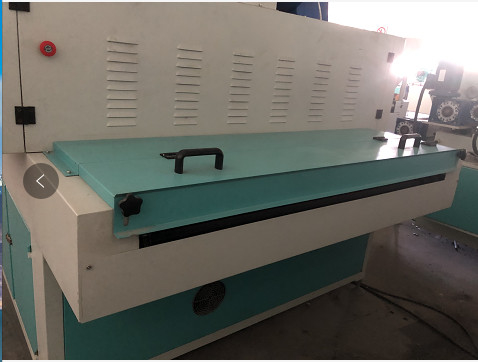 Automatyczna maszyna do powlekania UV 200 nm - 450 nm z termostatem BKC