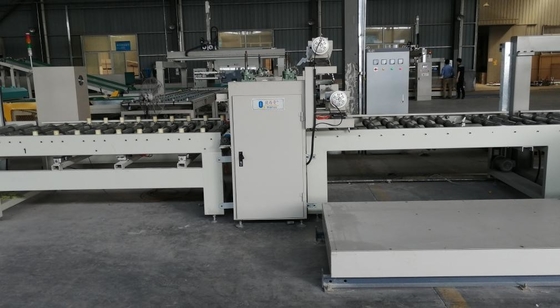 Maszyna do laminowania folii 1600 mm z systemem sterowania PLC Prędkość obrotowa 0-100 m/min