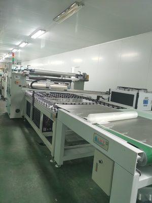 Maszyna do laminowania folii o prędkości przenoszonej 1-20m/min Długość 500mm 0-1320mm Szerokość robocza Do płyty akrylowo-plastikowej